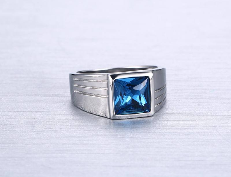 Fashion Male Jewelry High Polished Silver Shinning Blue Rhinestone Inlay Stainless Steel Rings for Men's Wedding Ring