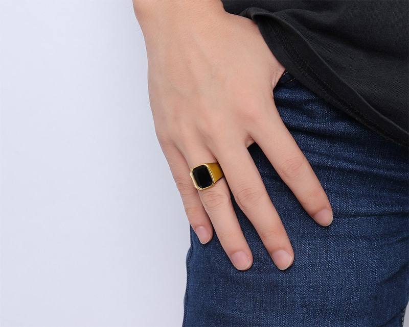 Men's Luxury Jewelry High Polished 24K IP Gold Plated Black Agate Stone Inlay Stainless Steel Rings for Men