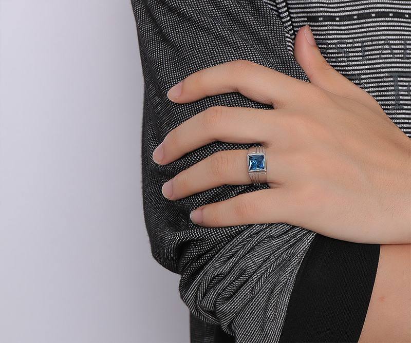 Fashion Male Jewelry High Polished Silver Shinning Blue Rhinestone Inlay Stainless Steel Rings for Men's Wedding Ring